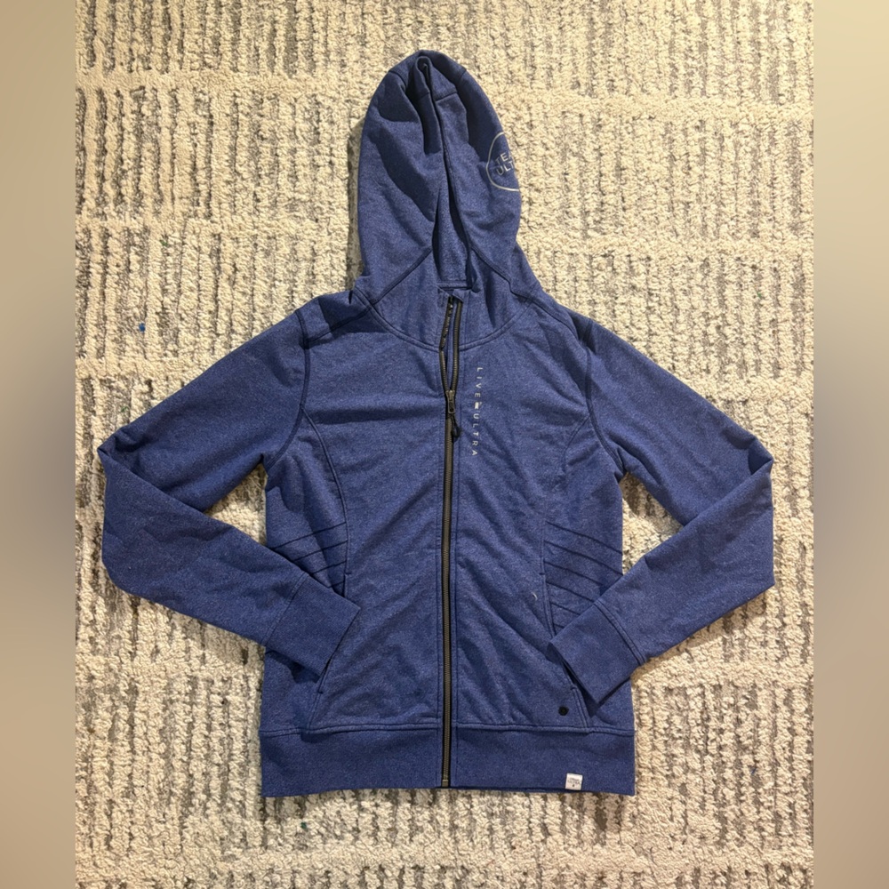Michelob Ultra blue long sleeve endurance jacket size M